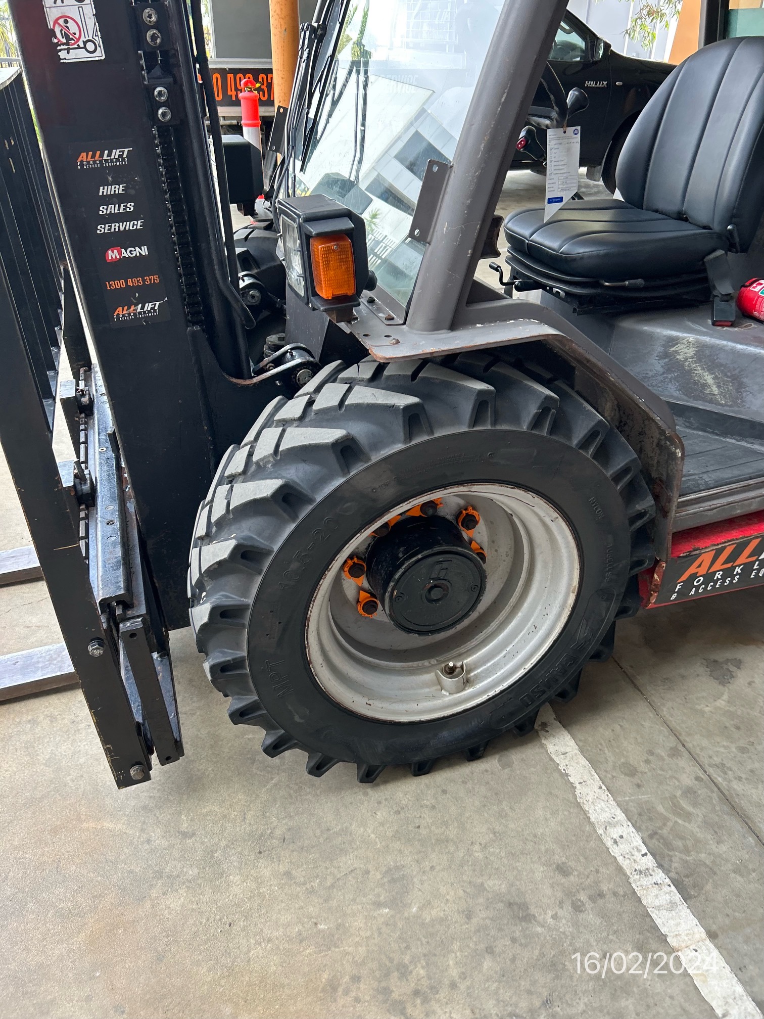Manitou Buggy - MH25-4 - For Sale image 4