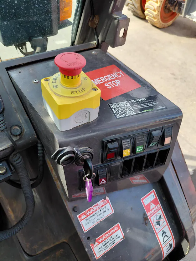 Manitou MH25-4 — Used Forklift for Sale Gallery Image 4
