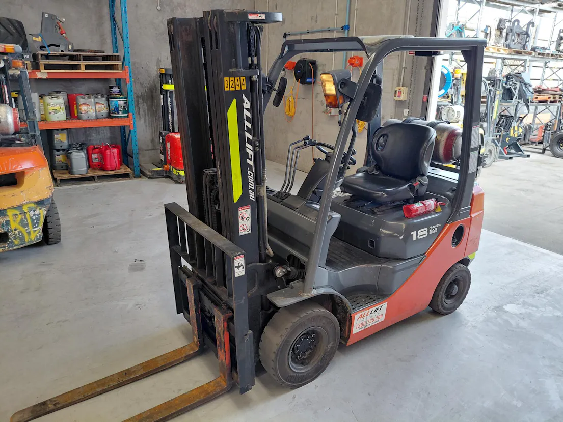 Used Toyota 1.8T Forklift Gallery Image 3