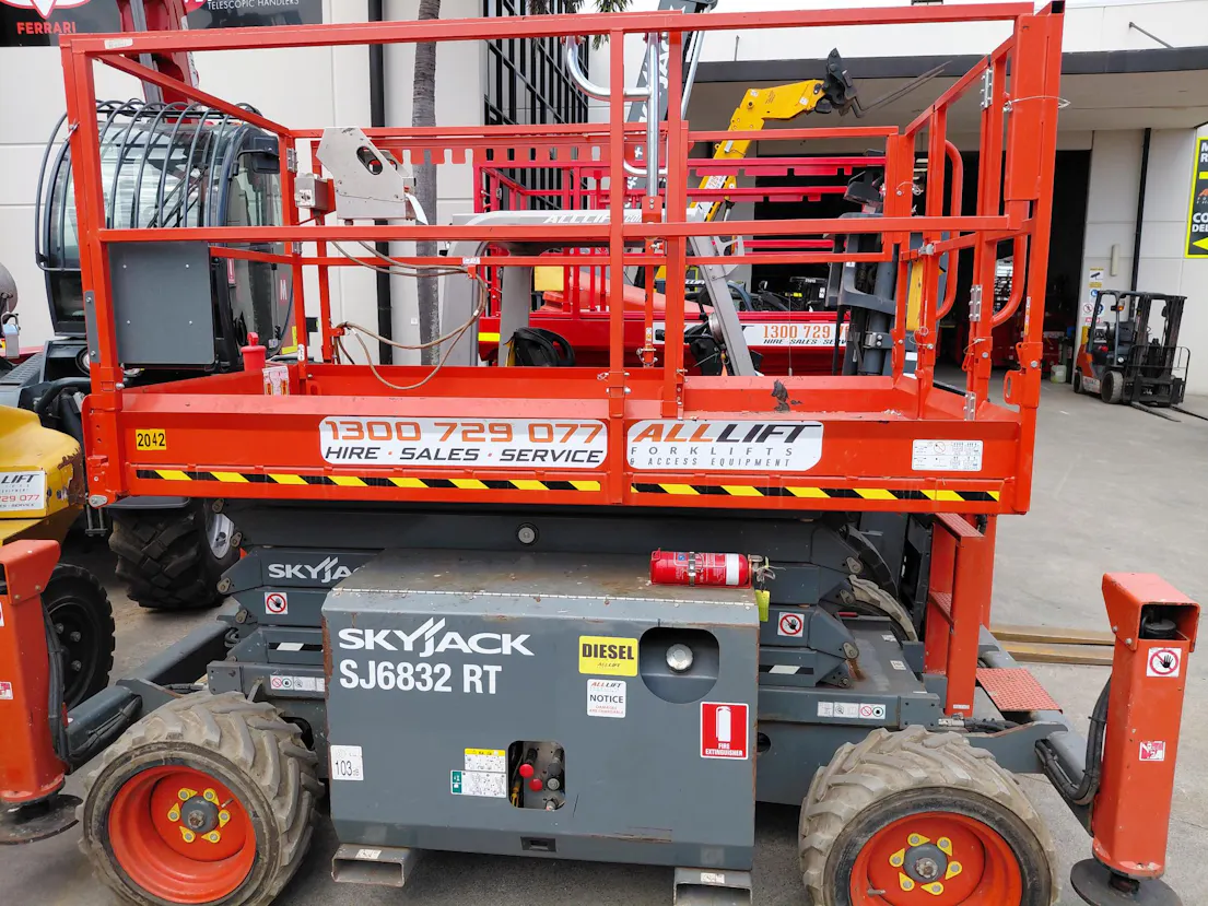 Used Skyjack 32ft Rough Terrain Gallery Image 4