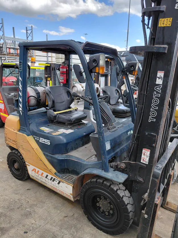 Used Toyota – 2.5T LPG Forklift Gallery Image 3