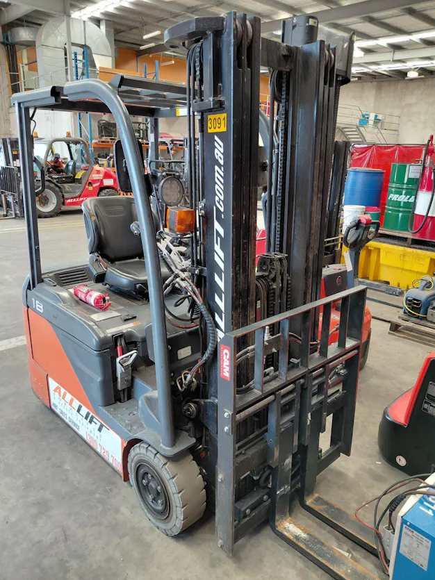 Used Toyota Forklift – 8FBE18 Gallery Image 3