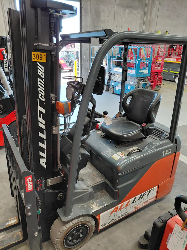 Used Toyota Forklift – 8FBE18 Gallery Image 5