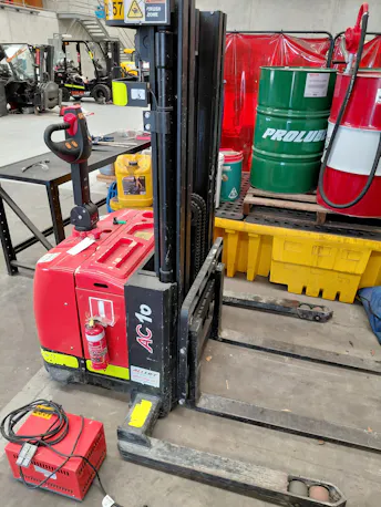 Used Heli AC16 Straddle Stacker