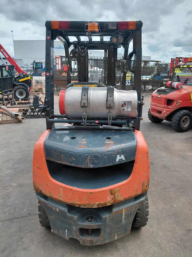 Used Toyota 8FG25 Forklift – Reliable Performance Gallery Image 7