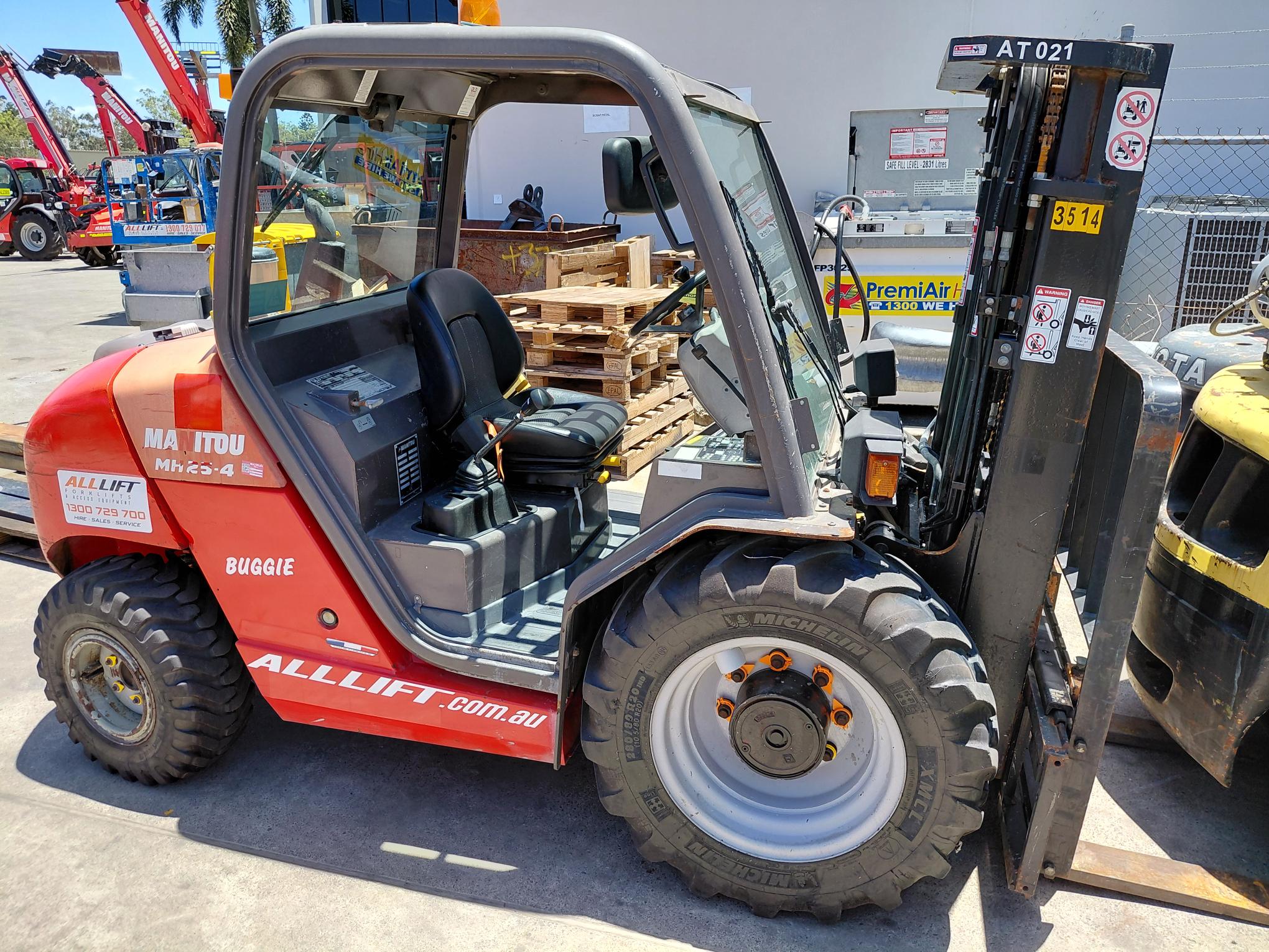 Used Manitou MH25-4Buggy - For Sale image 11