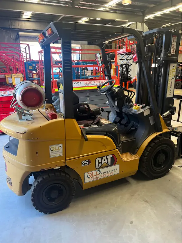 2021 Caterpillar FG25 - container mast Gallery Image 3