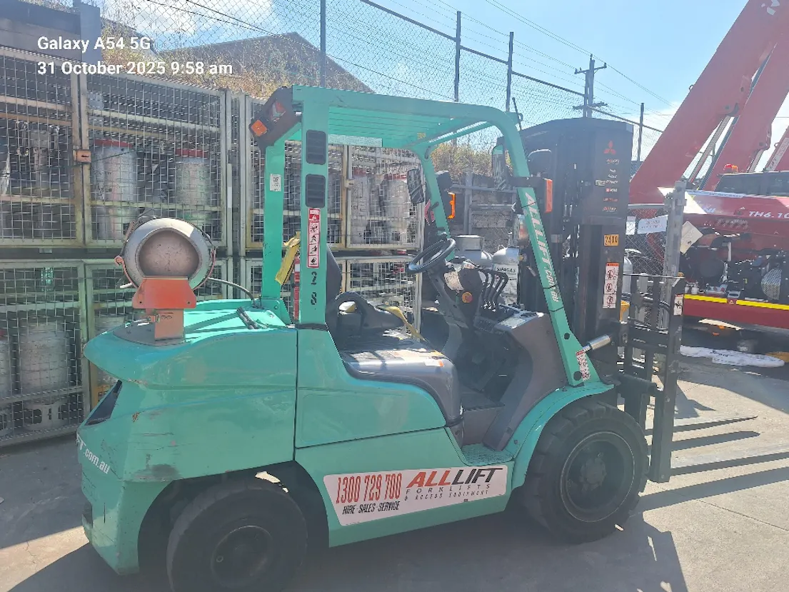 Mitsubishi FGE35 – Heavy-Duty Power with Fork Positioner! Gallery Image 2