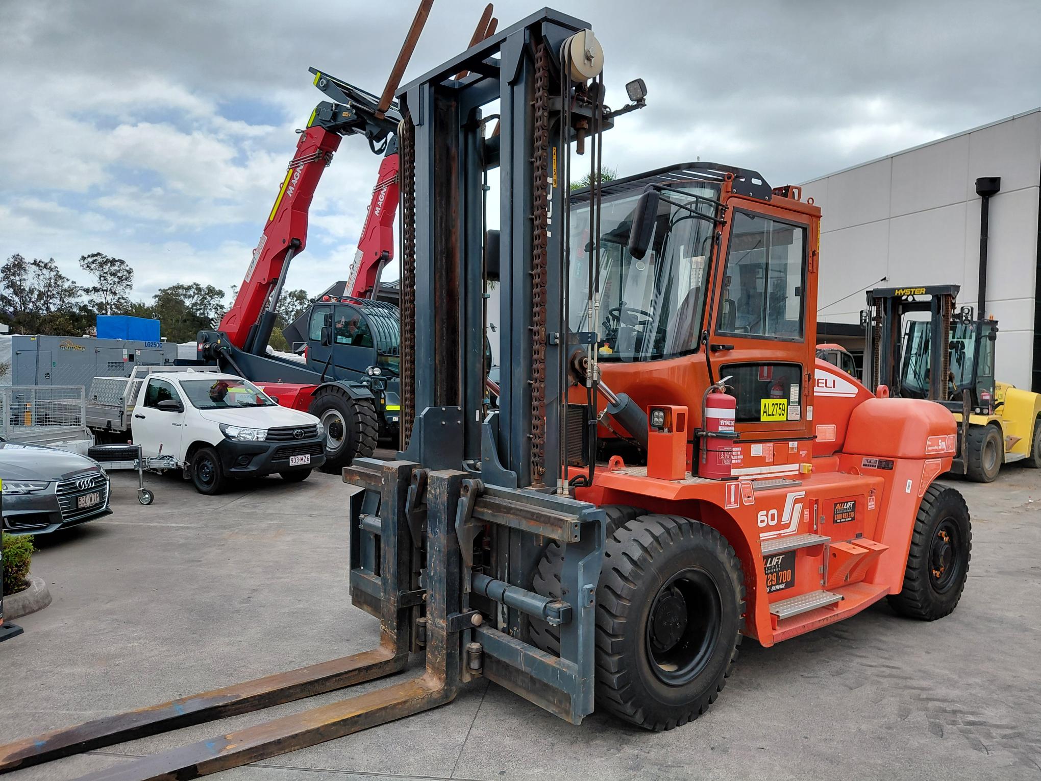 Heli 16t Forklift - For Sale image 2