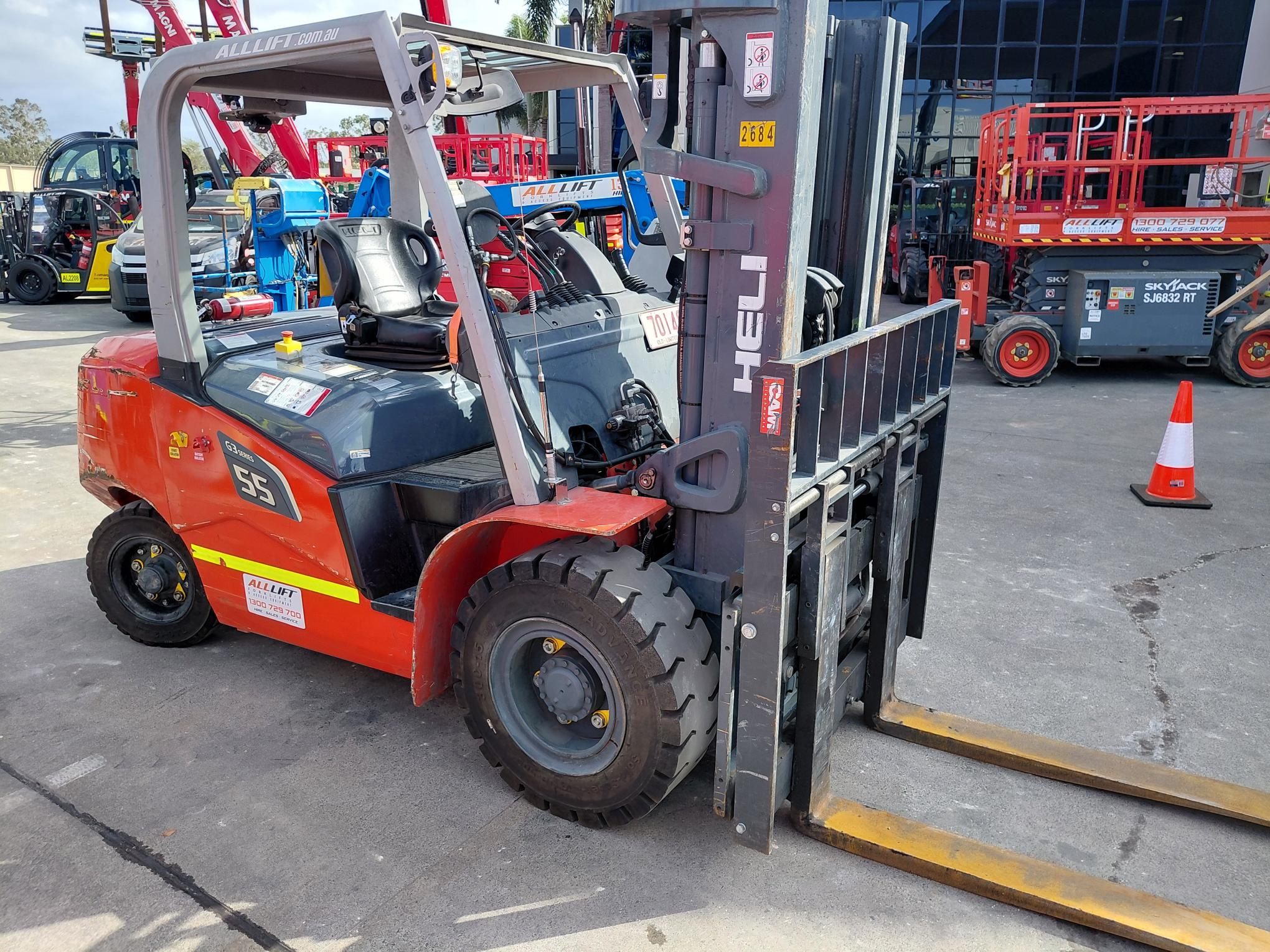 Heli 16t Forklift - For Sale image 9
