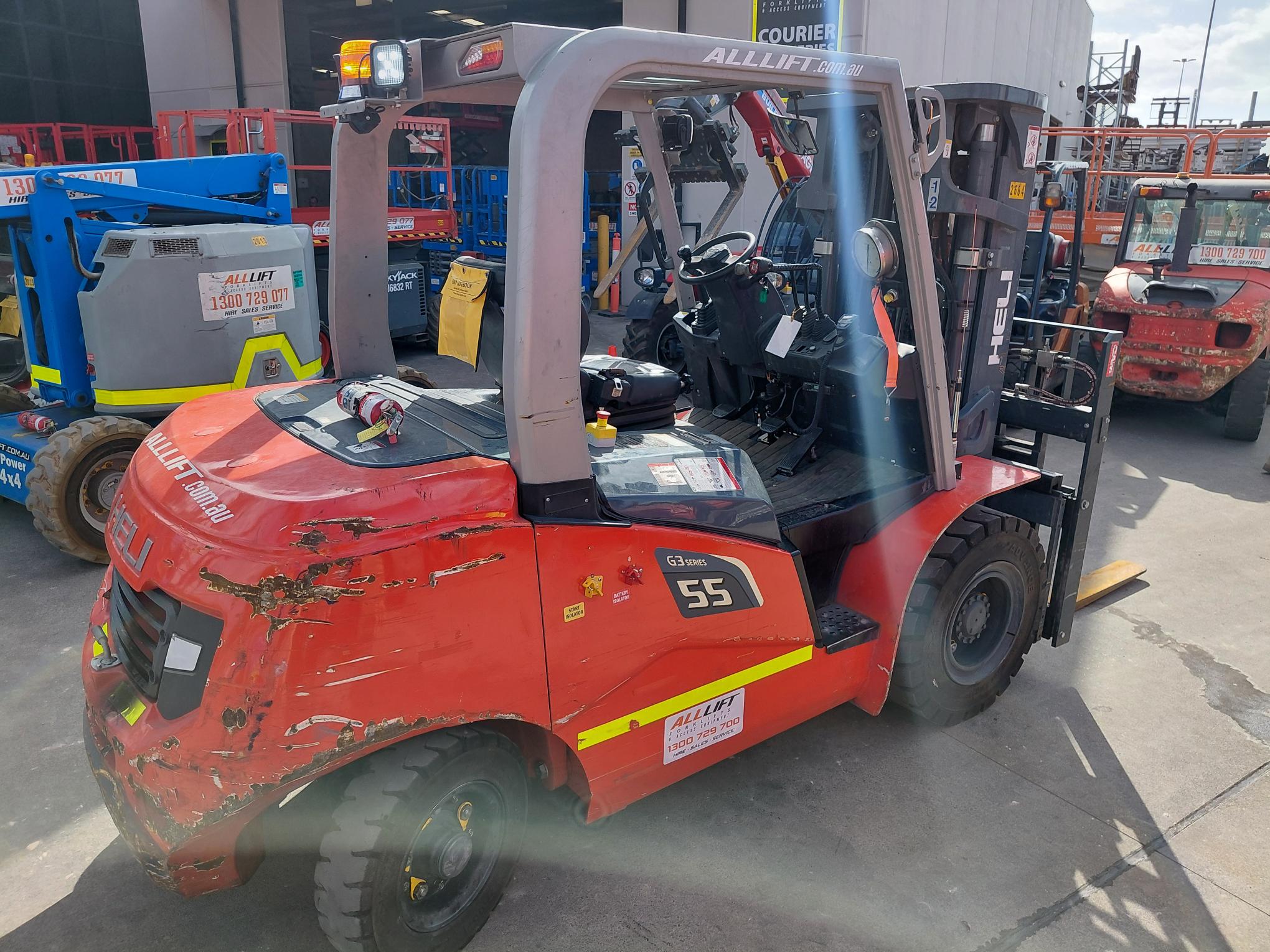Heli 5t Container Mast Forklift - For Sale image 2