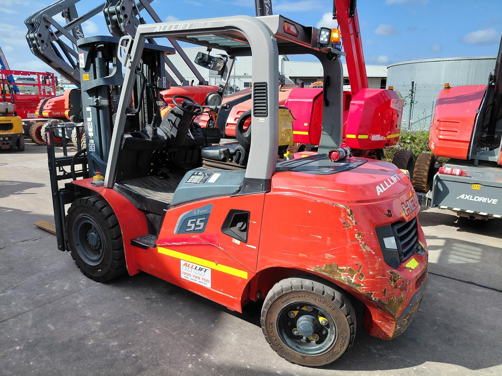 Heli 5t Container Mast Forklift - For Sale image 3