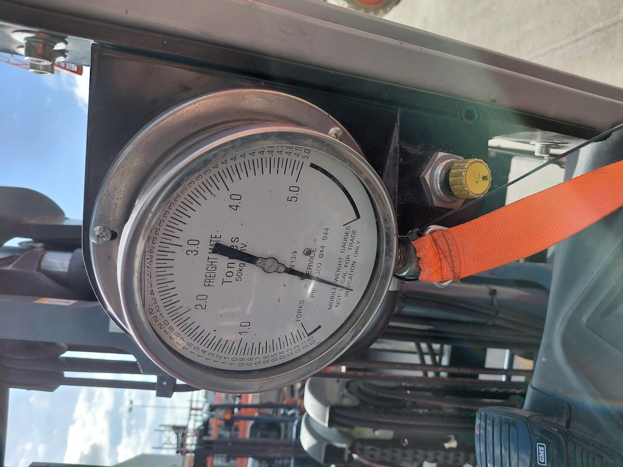 Heli 5t Container Mast Forklift - For Sale image 9