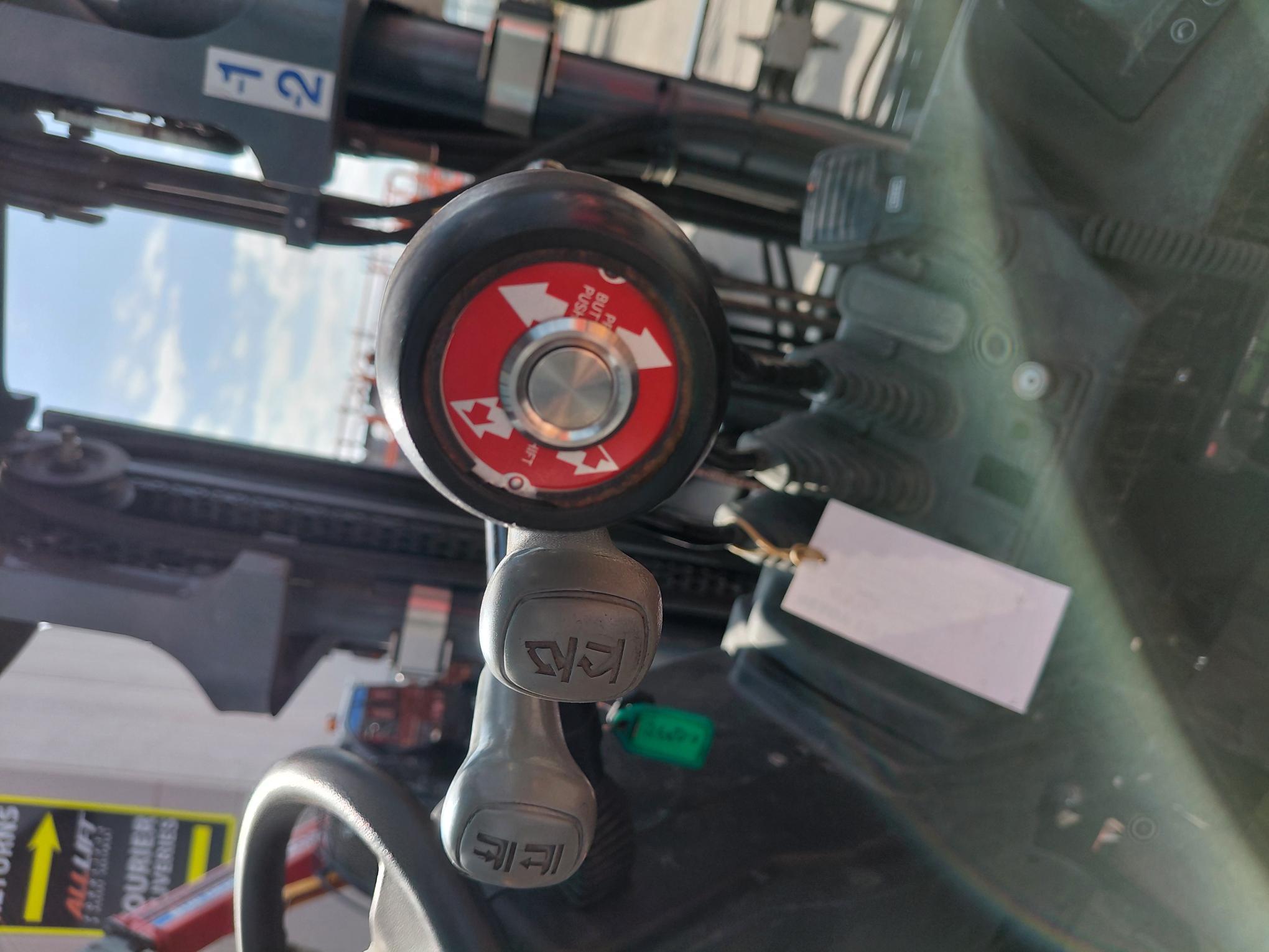 Heli 5t Container Mast Forklift - For Sale image 10