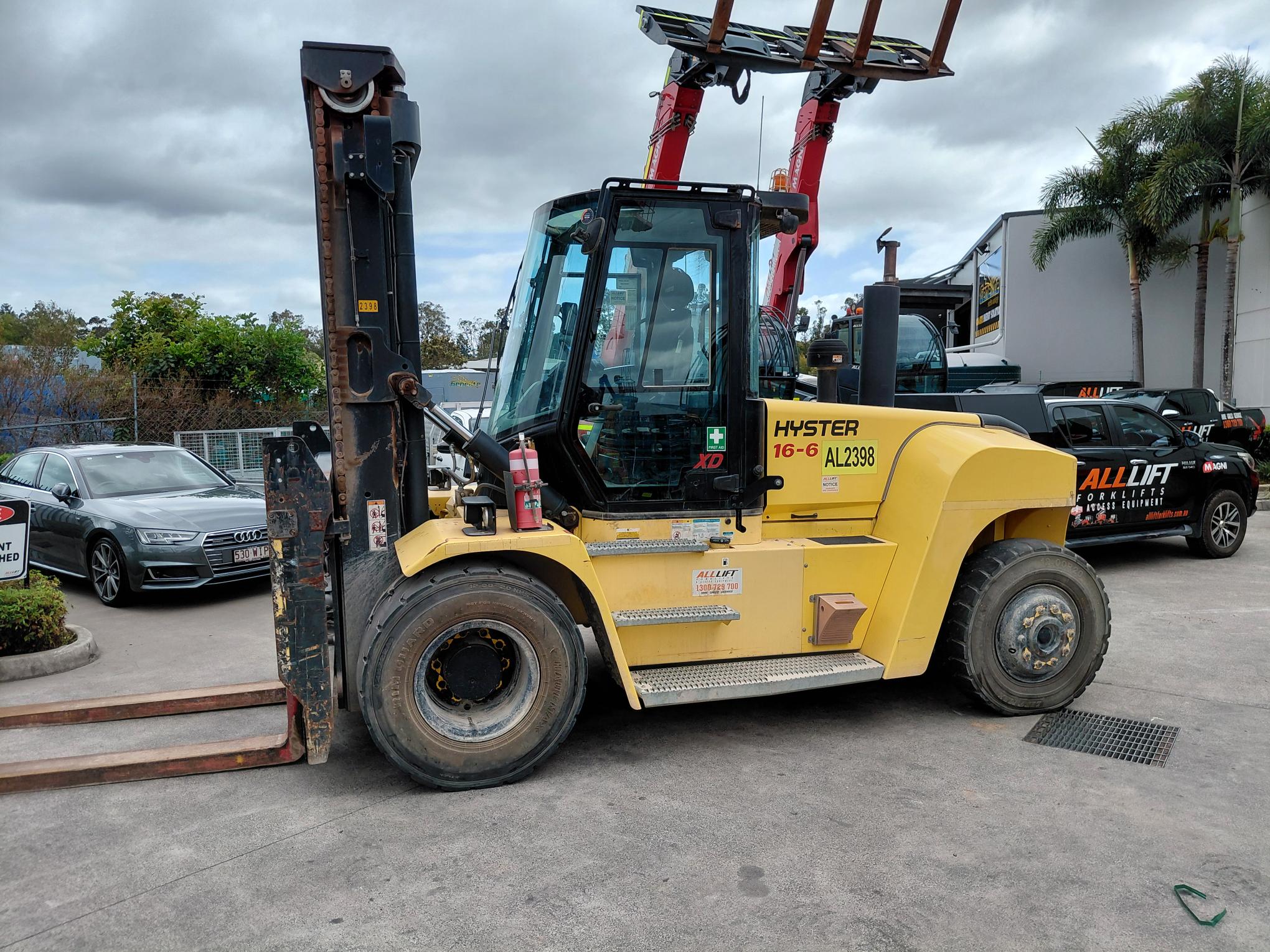 Used Hyster 16t Forklift - For Sale image 2