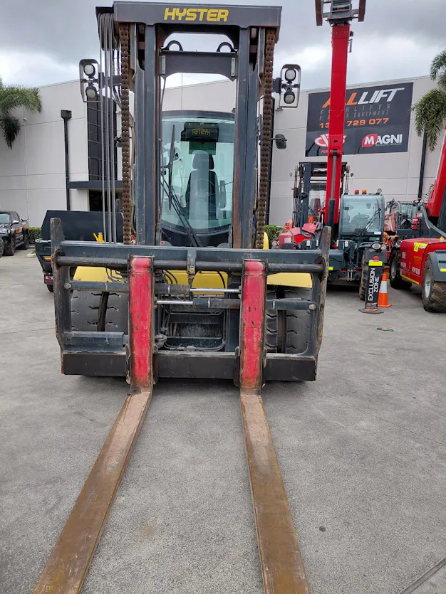 Used Hyster 16t Forklift Gallery Image 4