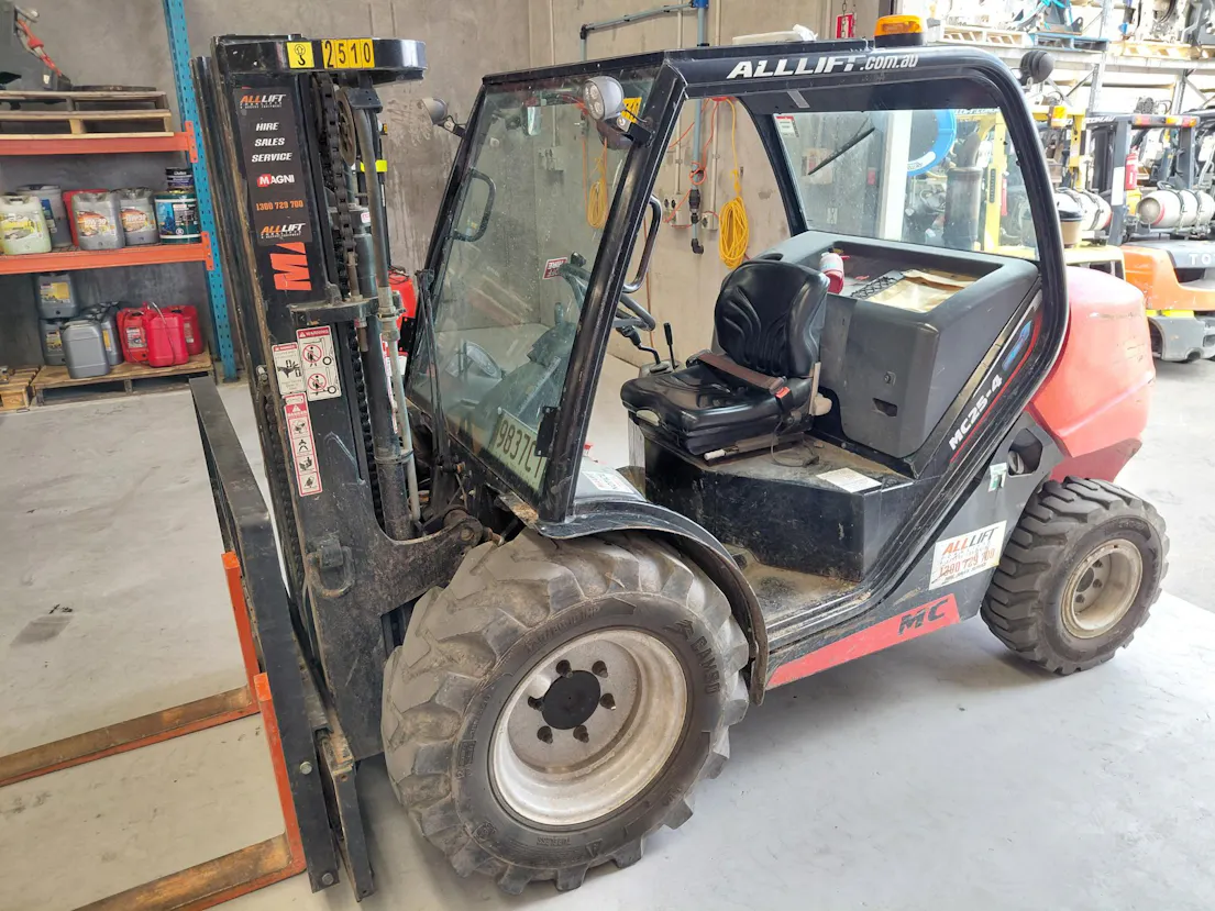 Manitou MCX25-4 Buggy Gallery Image 2