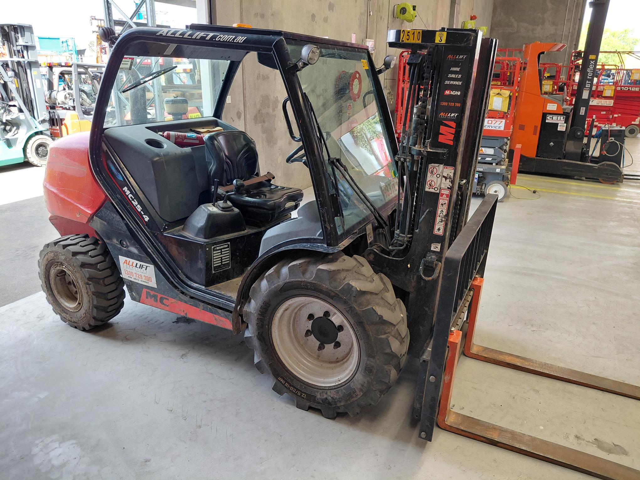 Manitou MCX25-4 Buggy - For Sale image 3