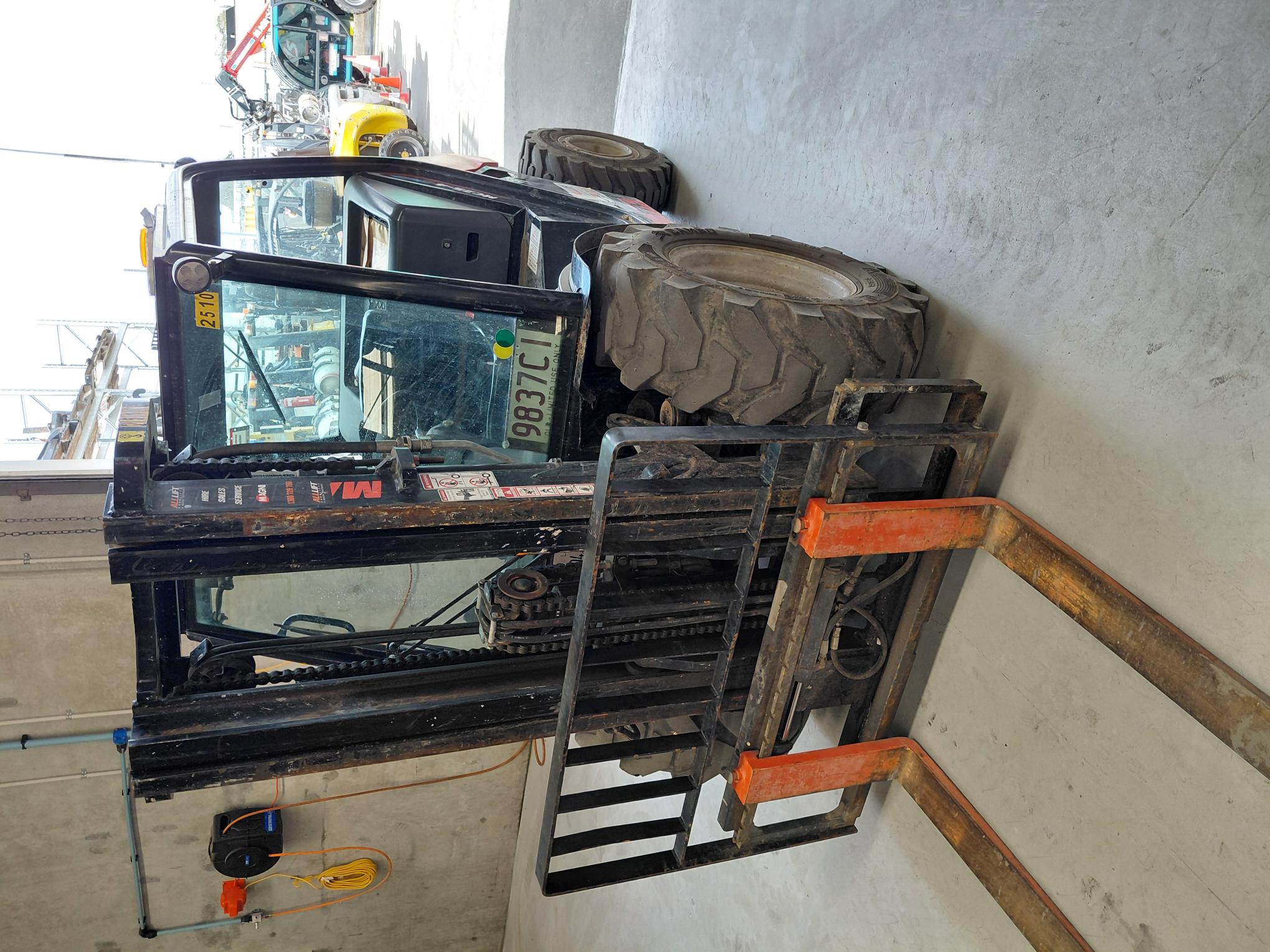Manitou MCX25-4 Buggy - For Sale image 4