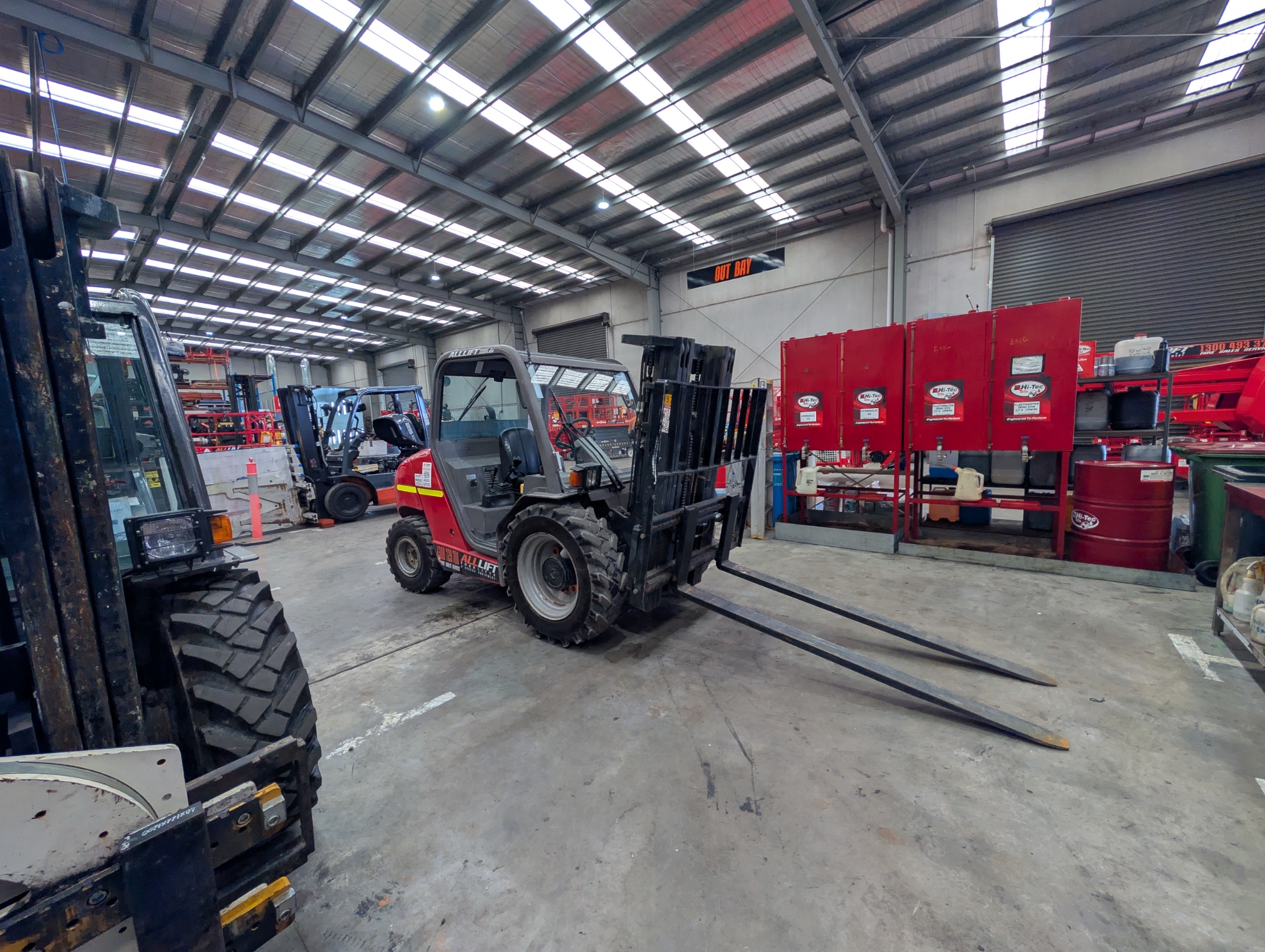 Used Manitou MH25-47 Rough Terrain Forklift –Heavy-Duty - For Sale image 5