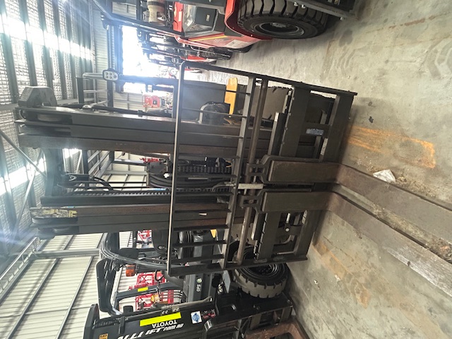 Used Liugong CLG2045 Diesel Forklift – High Capacity & Reliable - For Sale image 4
