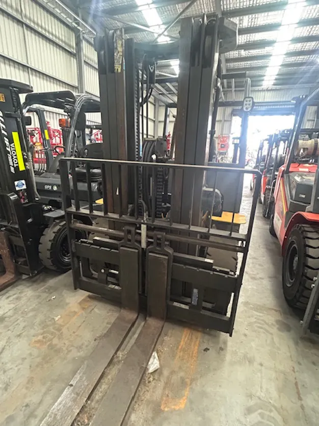 Used Liugong CLG2045 Diesel Forklift – High Capacity & Reliable Gallery Image 4